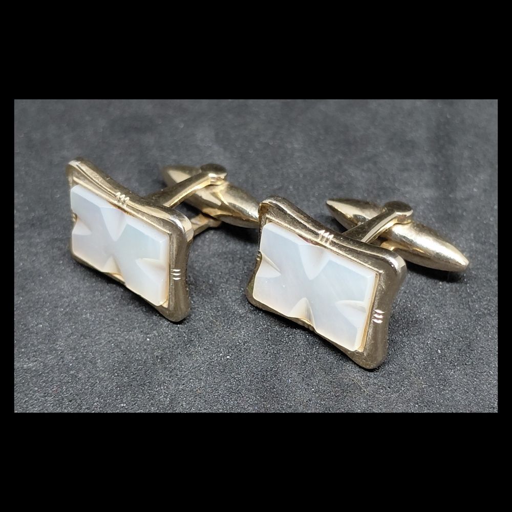 Vintage 1960-1970 Gold Mother of Pearl Rectangular Cuff Links